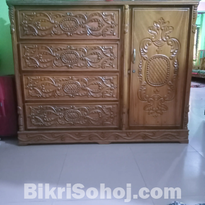 কাঠের তৈরি ওয়ারড্রপ